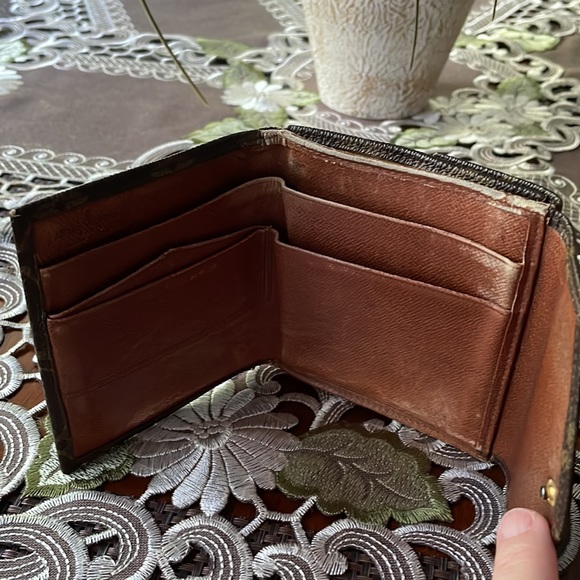 Vintage Louis Vuitton, LV, Monogram Compact Elise, Double Sided Snap Wallet - Picture 4 of 6
